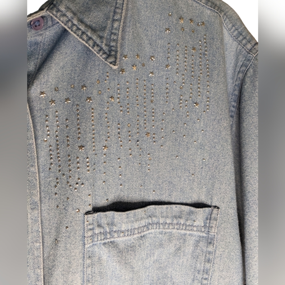 LAS OLAS denim look western/cowgirl button down shirt with rhinestones on front - Picture 13 of 14